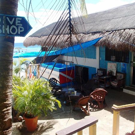 Reddoorz Premium @ Flower Beach Anda อันดา ภายนอก รูปภาพ