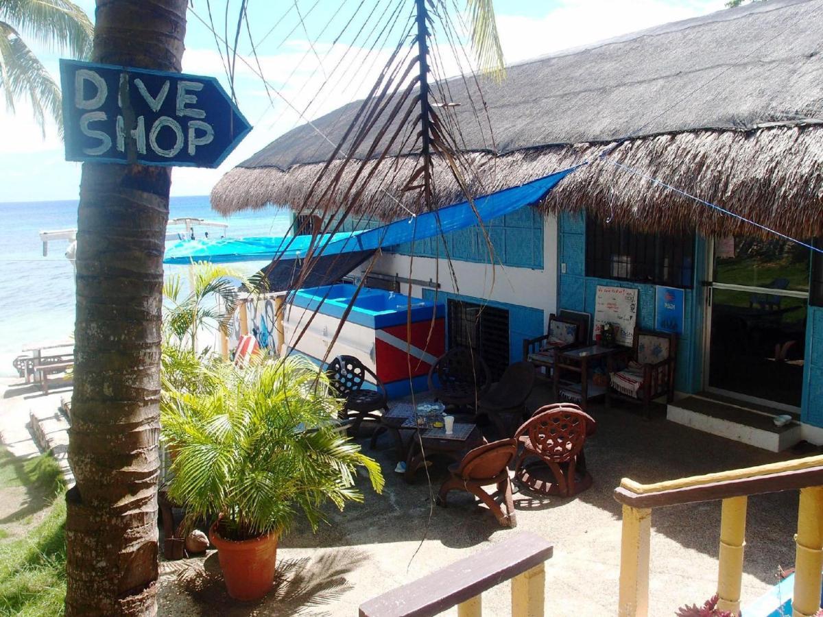 Reddoorz Premium @ Flower Beach Anda อันดา ภายนอก รูปภาพ